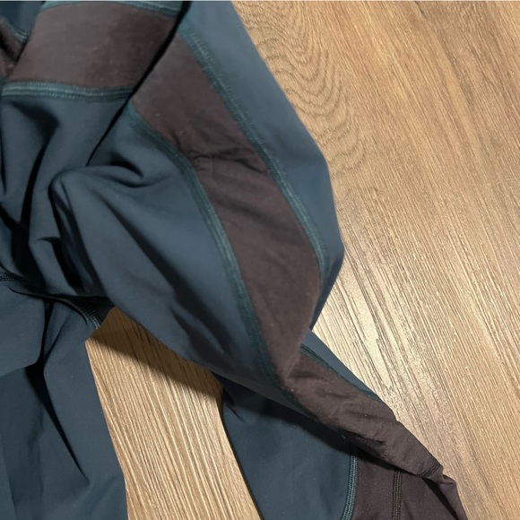 Lululemon set bra (8) leggings run the day ready set go tight (6) in submarine - Picture 7 of 8